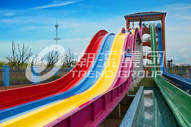 ไฟเบอร์กลาส Waterslide สำหรับกีฬาน้ำสำหรับผู้ใหญ่ Holiday Water Resort / กำหนดเอง