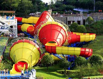 ที่น่าตื่นเต้นสไลด์ Aqua Park อุปกรณ์ไฟเบอร์กลาสน้ำ Aqua สวนสาธารณะ