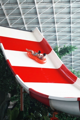 กลางแจ้งไฟเบอร์กลาส Aqua Park อุปกรณ์สำหรับ 4-6 ท่านต่อเวลา