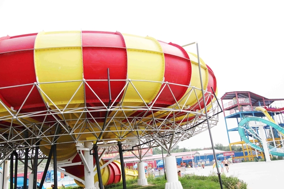 16m อวกาศขันน้ำสไลด์สีแดง / ก่อสร้างเหลือง Aqua Park