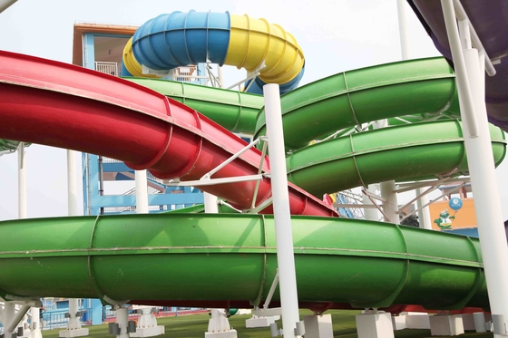 ที่มีสีสัน Aqua Park อุปกรณ์ที่กำหนดเอง FPR สวนน้ำสไลด์น้ำขนาดใหญ่สำหรับน้ำเหลา