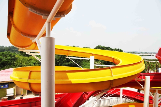 ที่มีสีสัน Aqua Park อุปกรณ์ภาพนิ่งน้ำที่กำหนดเองด้วยสังกะสีกรอบเหล็กคาร์บอน