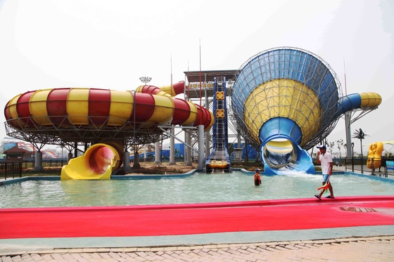 สไลด์น้ำจากไฟเบอร์กลาสความเร็วสูงสำหรับสวนสนุกสำหรับการผจญภัย