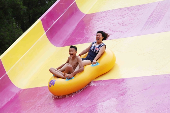 กลางแจ้งไฟเบอร์กลาส Aqua Park อุปกรณ์สำหรับ 4-6 ท่านต่อเวลา