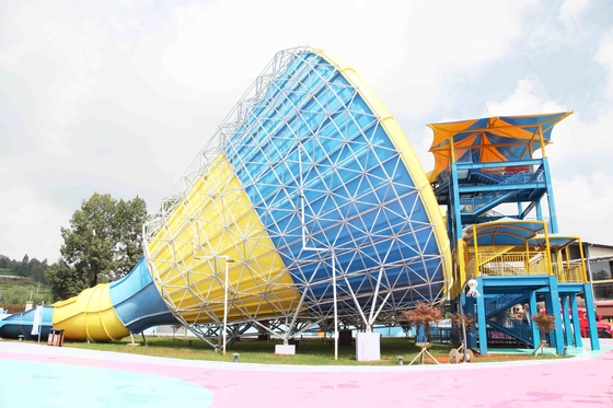 เตารีดไฟเบอร์กลาสขนาดใหญ่ที่มีกำลังแรงใบรับรอง SGS CE สำหรับ Water Park