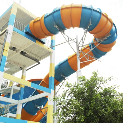 สังกะสีสไลด์เหล็กคาร์บอน Tornado เพื่อ Aqua Park / ไฟเบอร์กลาสสวนน้ำอุปกรณ์