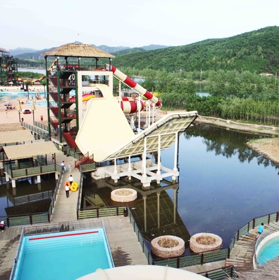 ยักษ์ Aqua Park อุปกรณ์ไฟเบอร์กลาสสวิงสไลด์น้ำประปาสำหรับคู่สนุกน้ำแบบโต้ตอบ