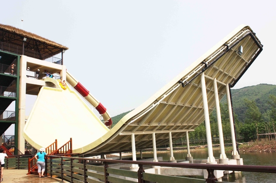 สวิง Aqua Park อุปกรณ์ไฟเบอร์กลาสสไลด์น้ำสวนสนุกกลางแจ้ง