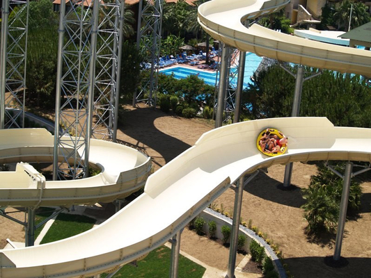 เหนือพื้นดินสไลด์น้ำสระว่ายน้ำสำหรับครอบครัวสนุกน้ำ interacetive ใน Aqua Park