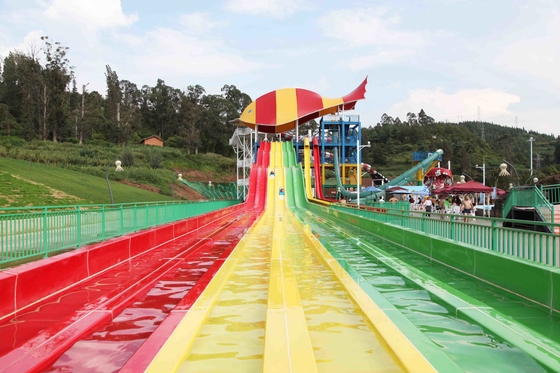 ไฟเบอร์กลาส FRP Fiberglass Rainbow สไลด์ที่ปรับแต่งเอง SGS ISO9001