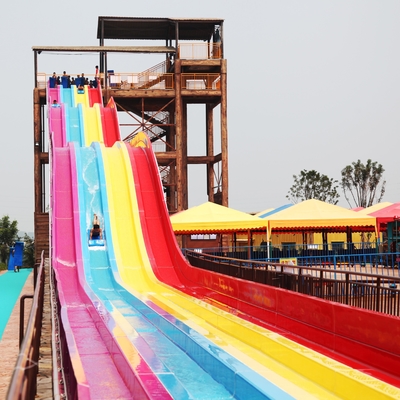 Multi Lanes Rainbow FRP ภาพนิ่งน้ำแบบเลื่อนสวนสนุกภาพนิ่งขนาดใหญ่ที่ทำด้วยไฟเบอร์กลาส