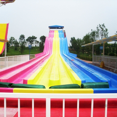 Multi Lanes Rainbow FRP ภาพนิ่งน้ำแบบเลื่อนสวนสนุกภาพนิ่งขนาดใหญ่ที่ทำด้วยไฟเบอร์กลาส