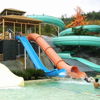 ร่ม / กลางแจ้งสไลด์เกมส์น้ำที่กำหนดเองสำหรับเด็ก / ครอบครัวฮอลิเดย์รีสอร์ท