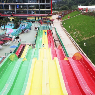 สวนสนุกติดตั้งสไลด์น้ำ Highspeed สำหรับผู้ใหญ่ภาพนิ่งน้ำหลากสีสำหรับสวนน้ำยักษ์