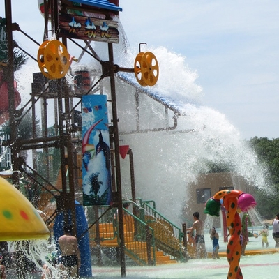 ไฟเบอร์กลาส Aqua อุปกรณ์สนามเด็กเล่นบ้านหลังใหญ่น้ำสนุกสำหรับครอบครัวที่กำหนดเอง