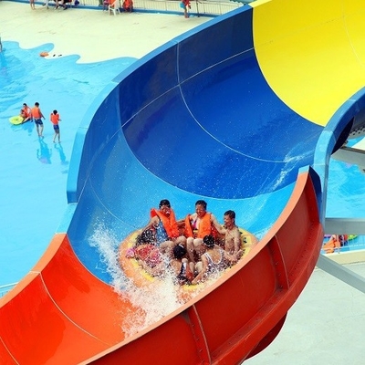 ครอบครัวล่องแก่ง Aqua Park สวนน้ำไฟเบอร์กลาสสไลด์ 6 ท่าน / ครั้ง
