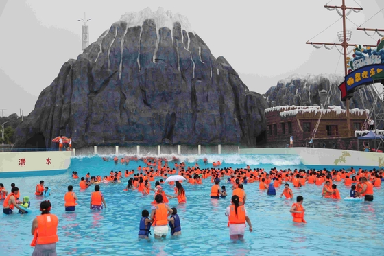 อุปกรณ์สระว่ายน้ำคลื่นน้ำเครื่องมือ Waterpark Wave สำหรับความสนุกสนานของครอบครัวใน Aqua Park
