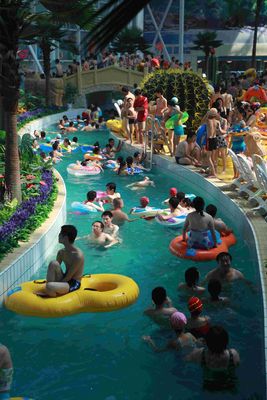 Outdoor Holiday Resorts สวนน้ำ Lazy River / อุปกรณ์สวนน้ำไฟเบอร์กลาสที่กำหนดเอง