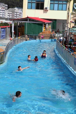 อุปกรณ์สระว่ายน้ำสวนน้ำ Lazy River สำหรับสวนสนุกสำหรับเด็กสนุก ๆ สำหรับครอบครัว