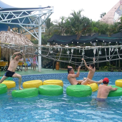 Aqua Park น้ำอุปกรณ์สระว่ายน้ำเล่นน้ำไฟเบอร์กลาส Lemna ไมเนอร์สำหรับครอบครัวเล่นสนุก