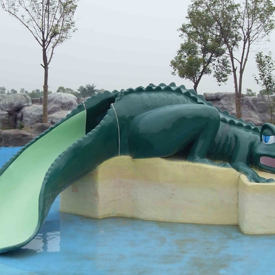 อุปกรณ์สวนน้ำไฟเบอร์กลาส Cartoon Crocodile Slide สำหรับเด็ก / สไลด์น้ำที่กำหนดเอง