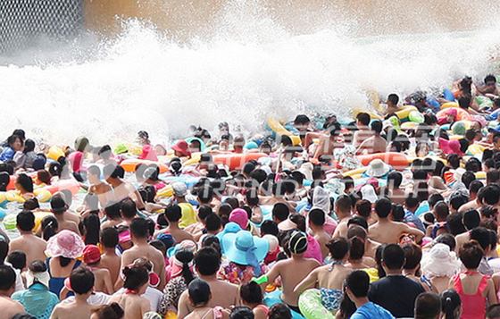 ที่กำหนดเองนิวเมติกกลุ่ม Generation Wave คลื่นสระว่ายน้ำ 5000 ตารางเมตร