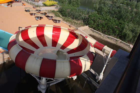 พื้นที่ชามน้ำเกมส์ Slide, สระว่ายน้ำไฟเบอร์กลาสสไลด์ 30mx72m ชั้นอวกาศ