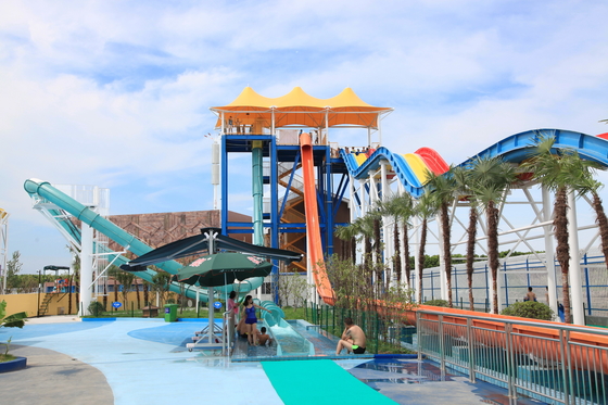 Vison Aqua Loop สายสไลด์น้ําจากใยแก้ว ความสูง 16 เมตร