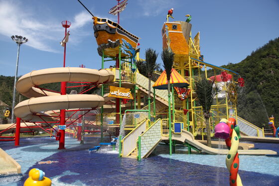 Medium Water Play Structure with Hand-laid Fiberglass Flume and Hot-dip Galvanized Steel Structure for Turnkey Support