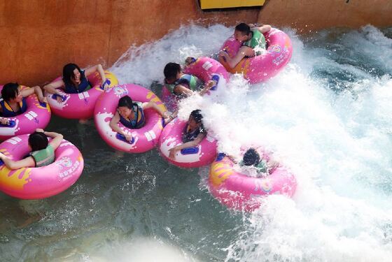 Torrent River Rapids River with Hydraulic Pneumatic Flow System Corrosion-Resistant Water Pump and High Throughput