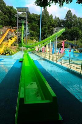 ลุปน้ําสไลด์ความสูง 16m ระเบียง, ความจุ 120 คน, และ Hot-dip โกงเหล็ก