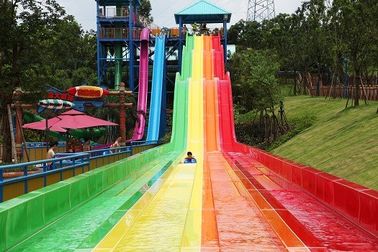 Aqua Park ก่อสร้างสวนน้ำไฟเบอร์กลาส Rides ผู้ใหญ่แข่งรถเกมส์