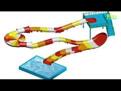 สไลด์น้ําจากเหล็กไร้ขัด สายใยแก้วที่มีสีรุ้ง สําหรับเด็ก / ผู้ใหญ่ในสวนน้ํา